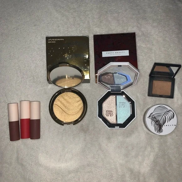 Makeup Bundle♥️ - Picture 3 of 3